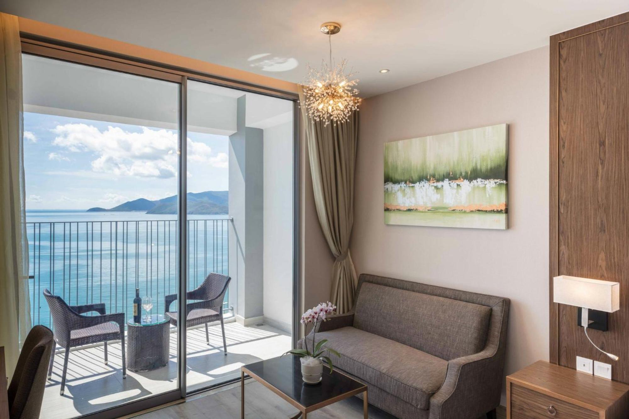 Oceanfront Panorama Residence Нячанг Экстерьер фото