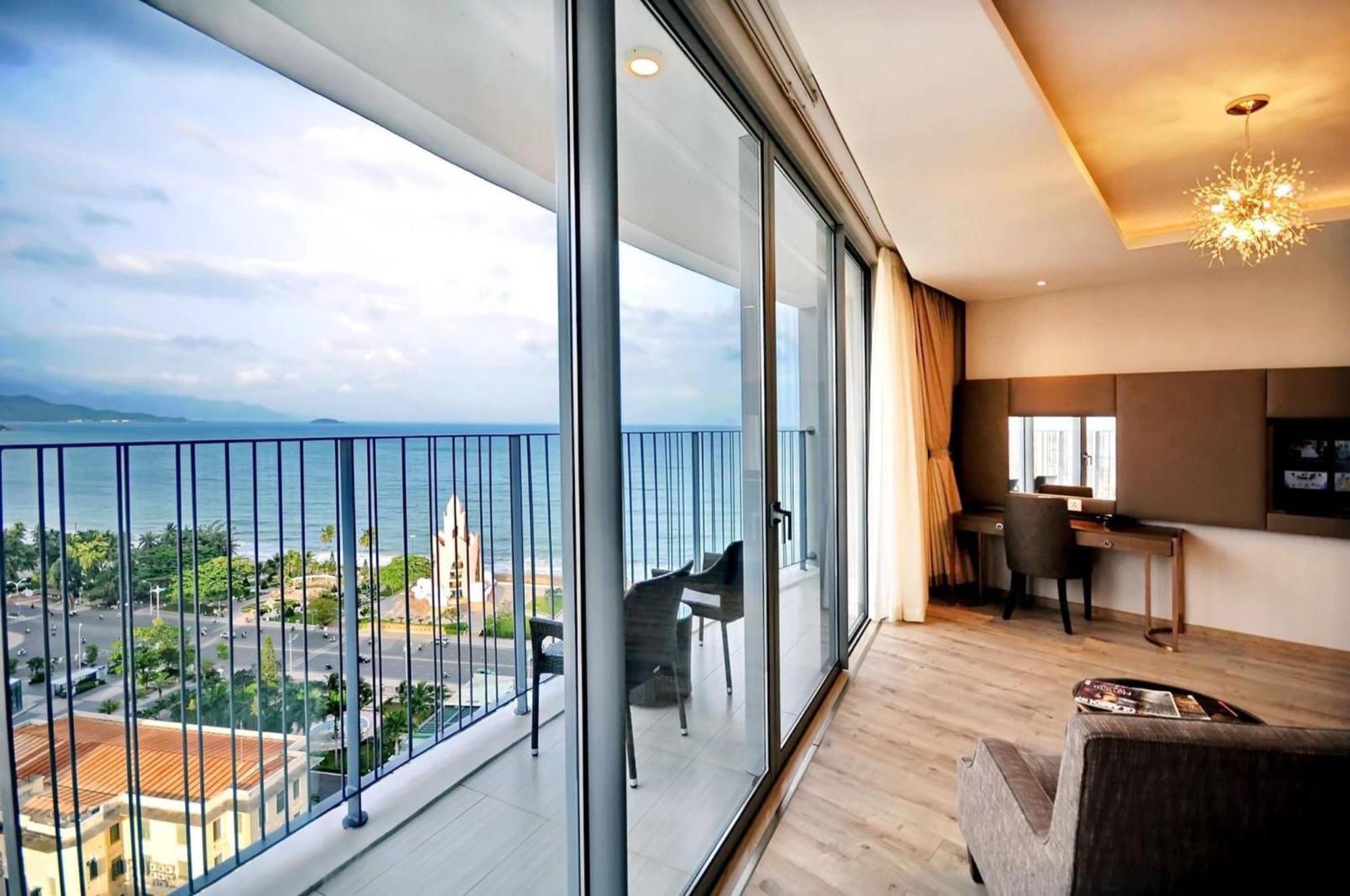 Oceanfront Panorama Residence Нячанг Экстерьер фото