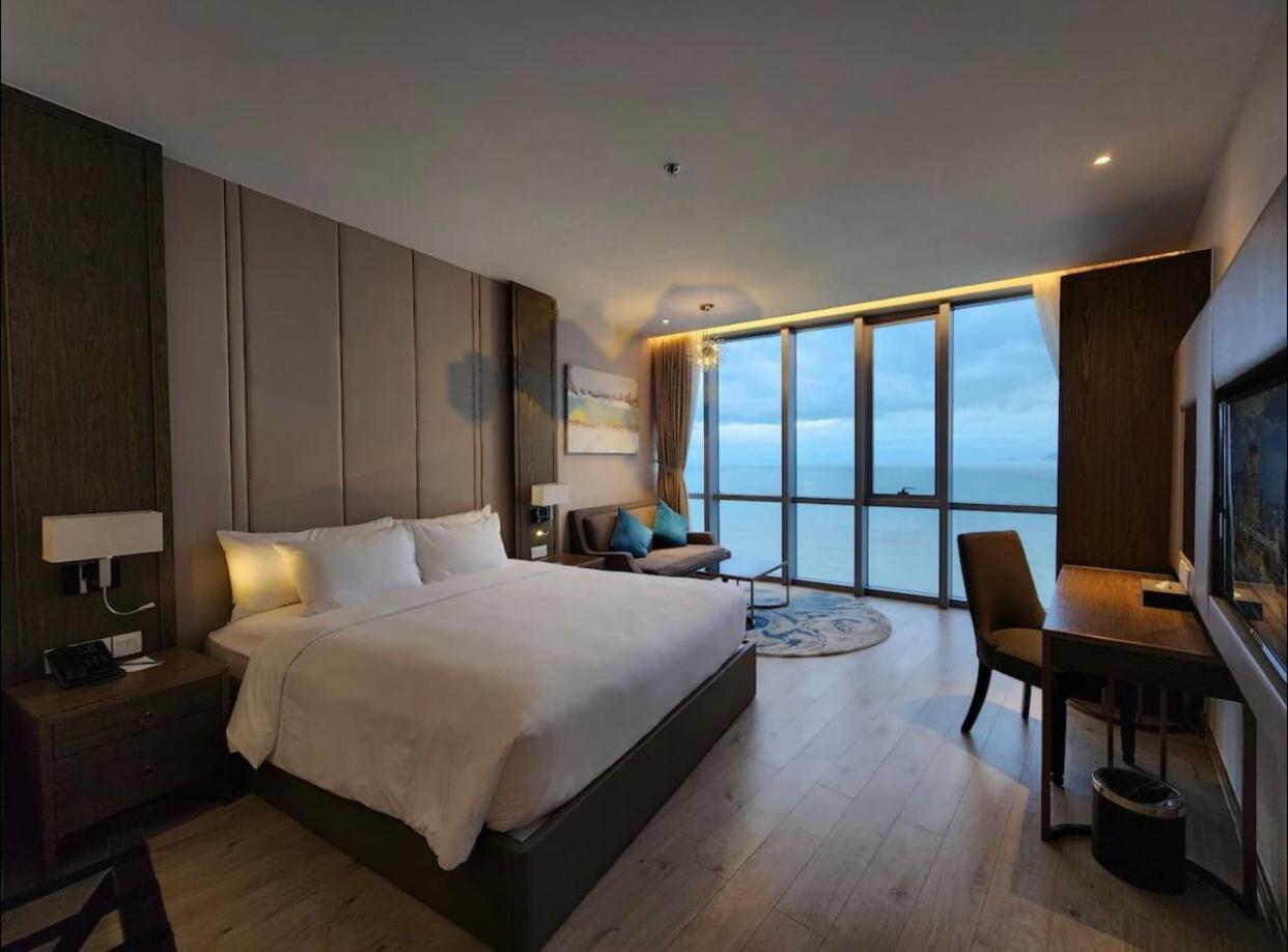 Oceanfront Panorama Residence Нячанг Экстерьер фото